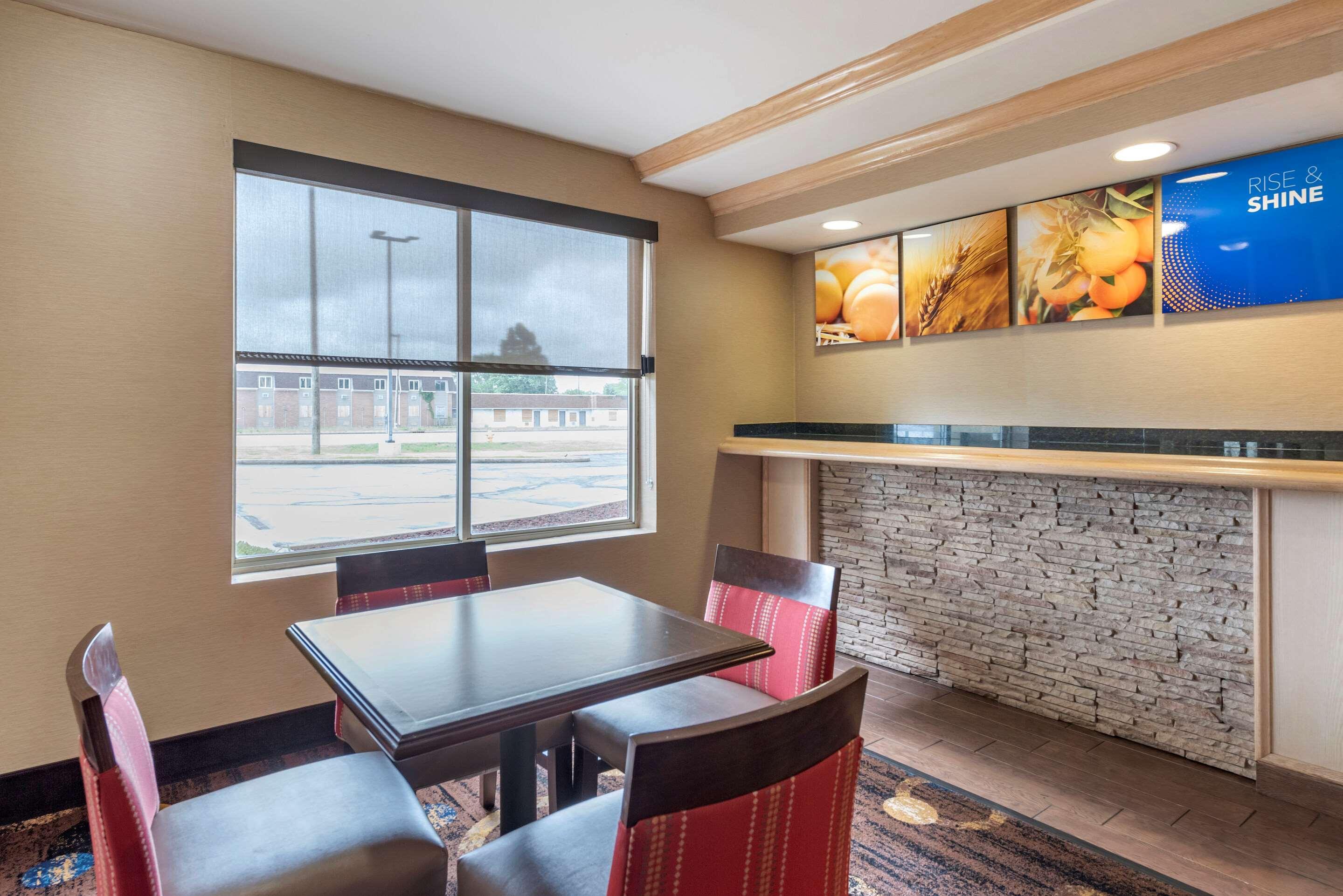 Comfort Suites Marion Εξωτερικό φωτογραφία